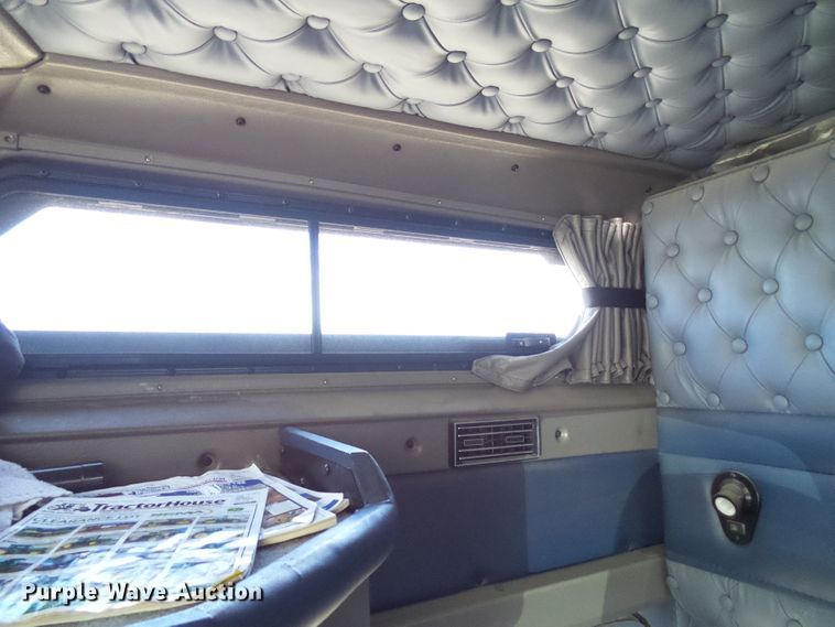 image for item DI0620 2016 Kenworth T660 semi truck