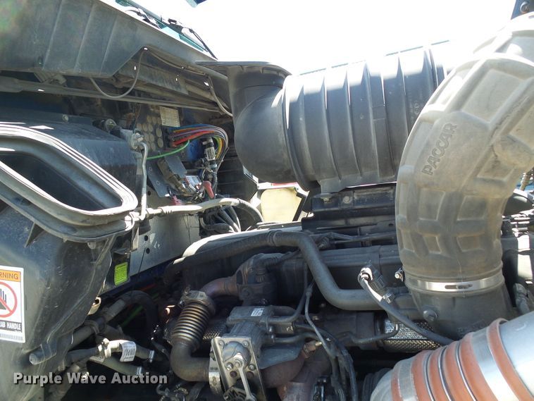 image for item DI0620 2016 Kenworth T660 semi truck