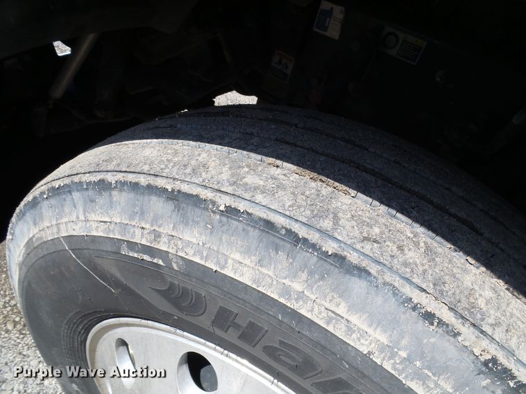 image for item DI0621 2015 Kenworth T660 semi truck