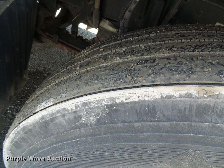 image for item DI0621 2015 Kenworth T660 semi truck