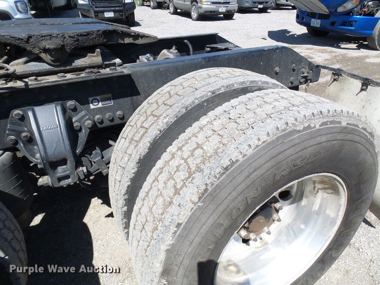 image for item DI0621 2015 Kenworth T660 semi truck