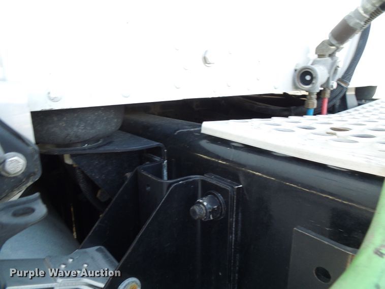 image for item DI0621 2015 Kenworth T660 semi truck