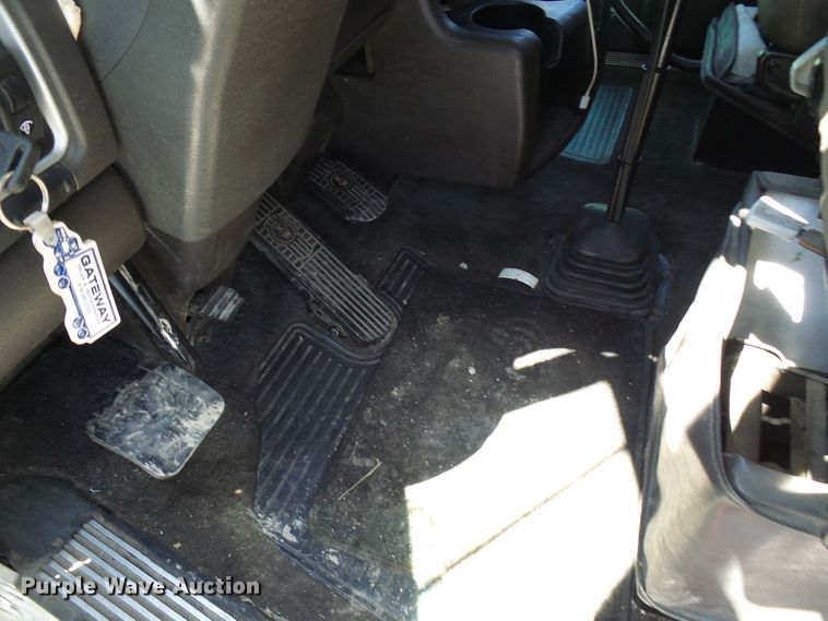 image for item DI0621 2015 Kenworth T660 semi truck