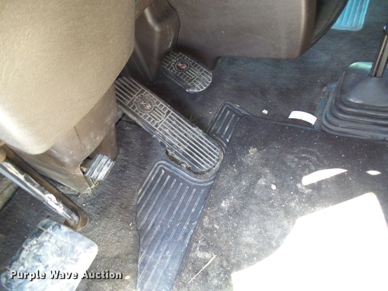 image for item DI0621 2015 Kenworth T660 semi truck