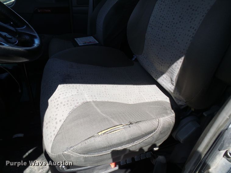 image for item DI0621 2015 Kenworth T660 semi truck