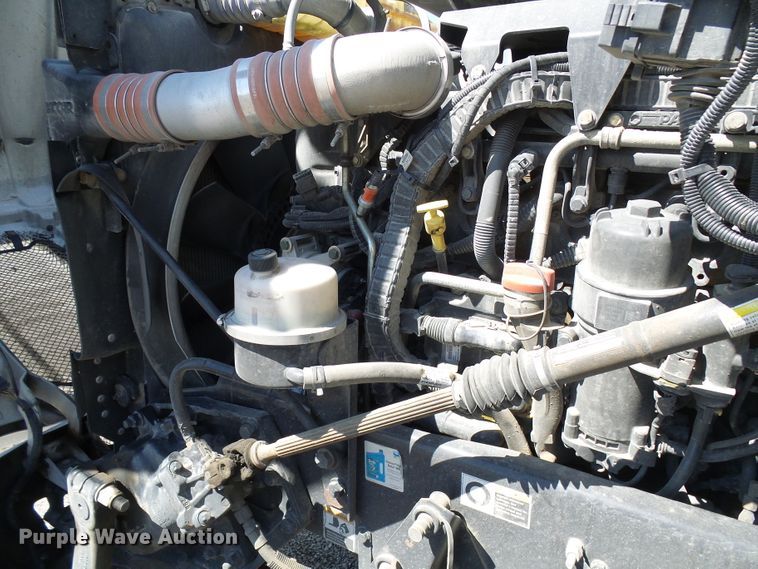 image for item DI0621 2015 Kenworth T660 semi truck