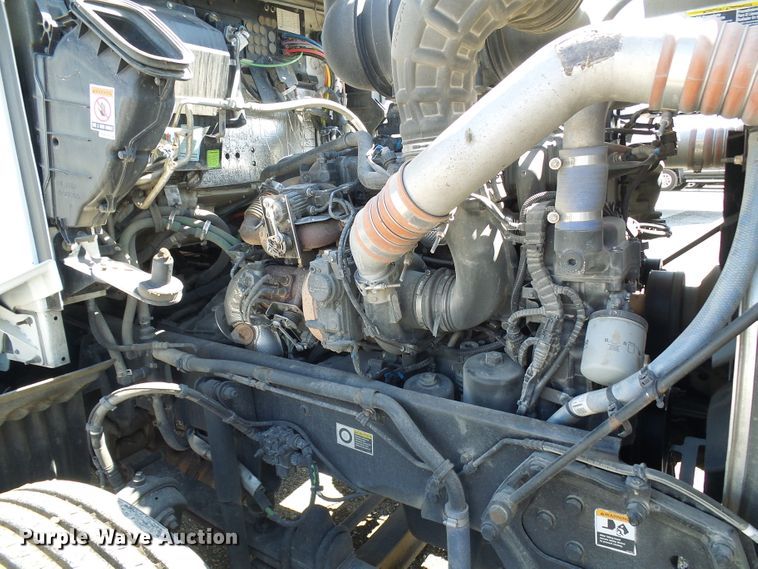 image for item DI0621 2015 Kenworth T660 semi truck