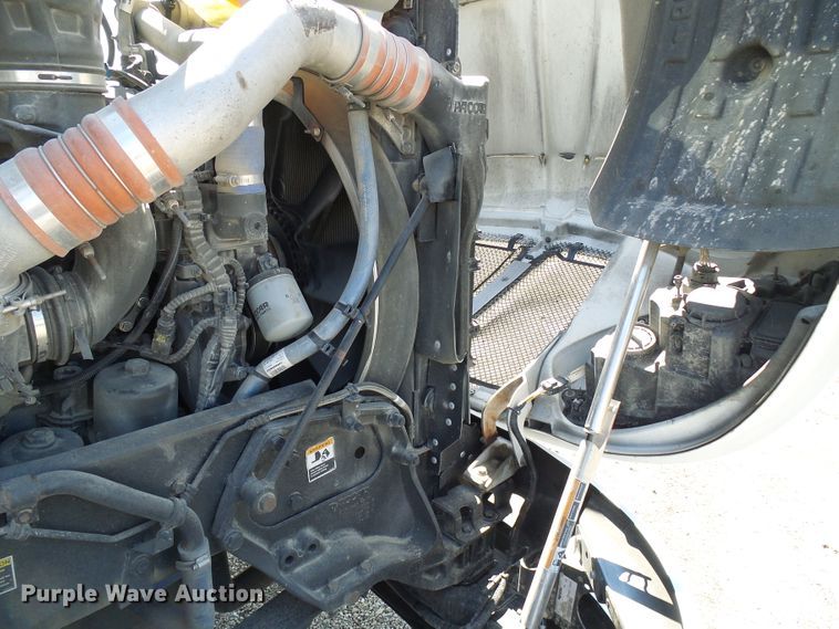 image for item DI0621 2015 Kenworth T660 semi truck