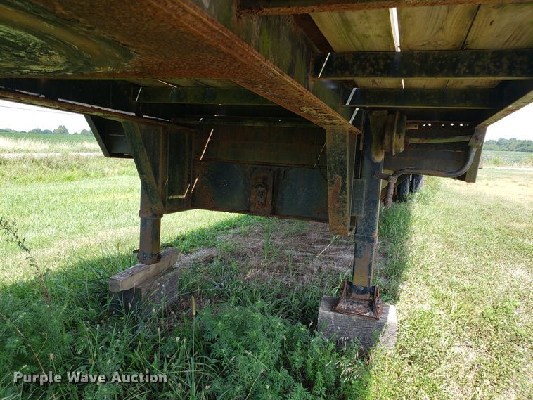 image for item ET9811 2001 Thibodeaux drop deck trailer