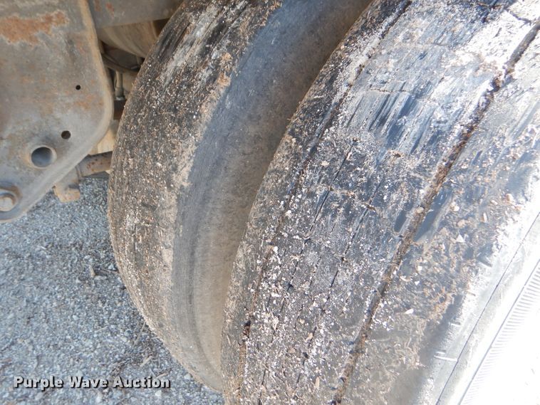 image for item FC9888 1999 Wilkins OK2LA56ICFBG walking floor trailer