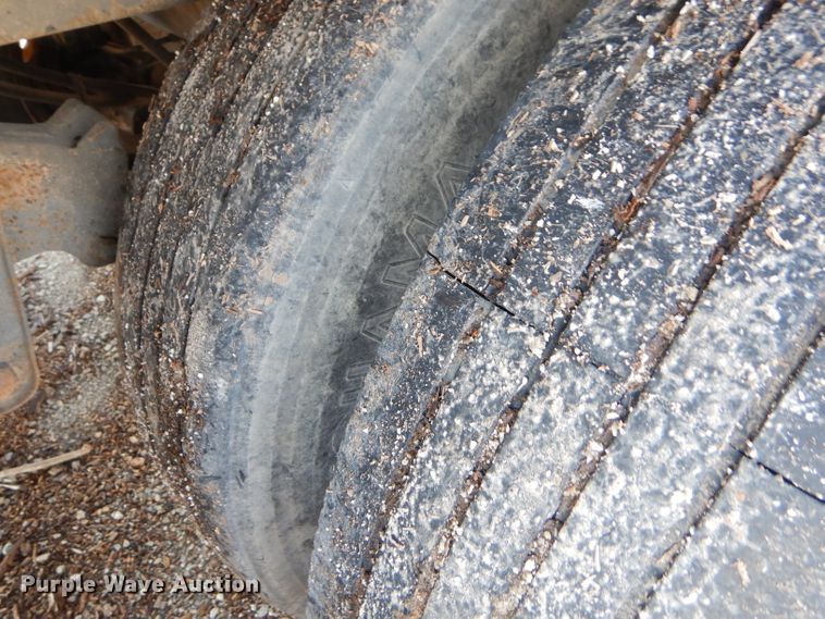 image for item FC9888 1999 Wilkins OK2LA56ICFBG walking floor trailer