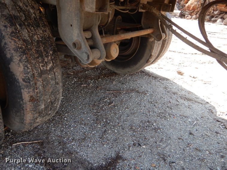 image for item FC9888 1999 Wilkins OK2LA56ICFBG walking floor trailer