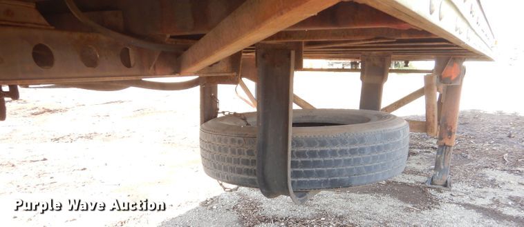 image for item FC9888 1999 Wilkins OK2LA56ICFBG walking floor trailer