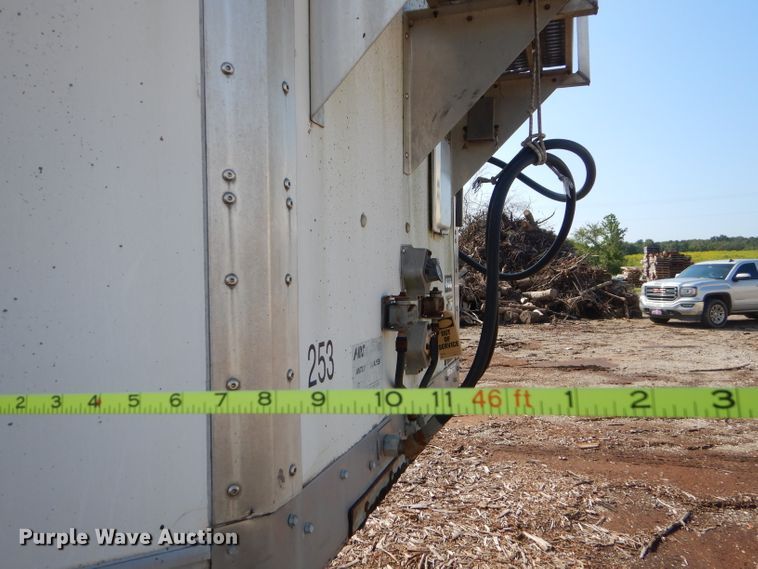 image for item FC9888 1999 Wilkins OK2LA56ICFBG walking floor trailer