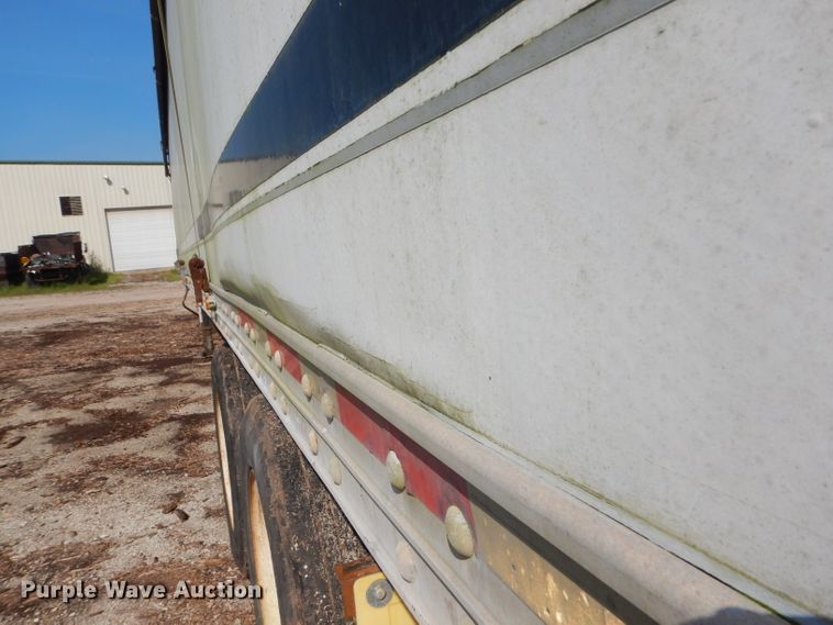 image for item FC9888 1999 Wilkins OK2LA56ICFBG walking floor trailer