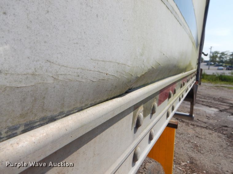 image for item FC9888 1999 Wilkins OK2LA56ICFBG walking floor trailer