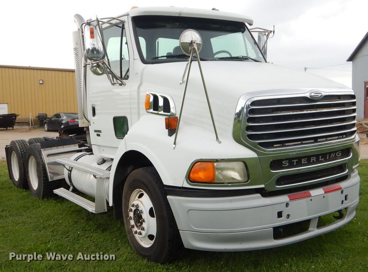 image for item FC9898 2007 Sterling A-Line semi truck