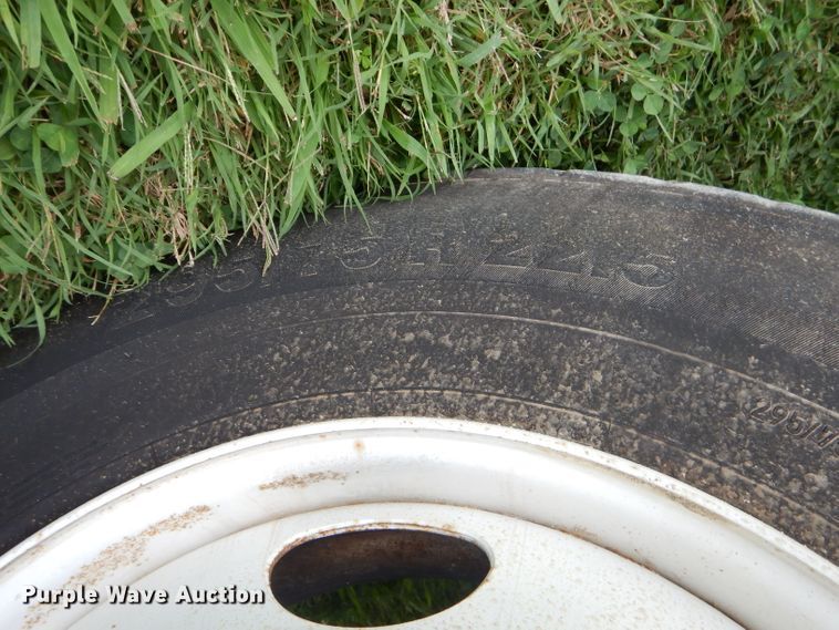 image for item FC9898 2007 Sterling A-Line semi truck