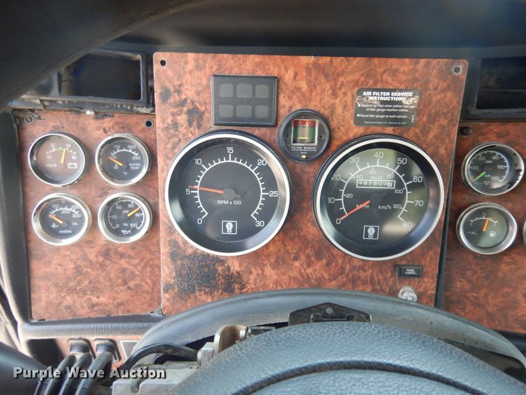 image for item FI9872 2005 Kenworth T800 semi truck