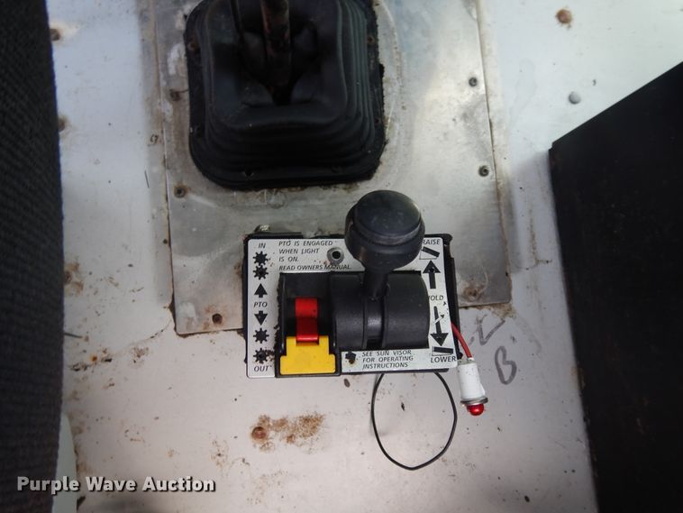 image for item FI9872 2005 Kenworth T800 semi truck