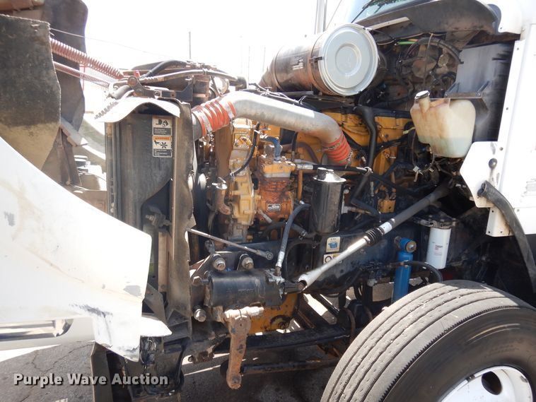 image for item FI9872 2005 Kenworth T800 semi truck