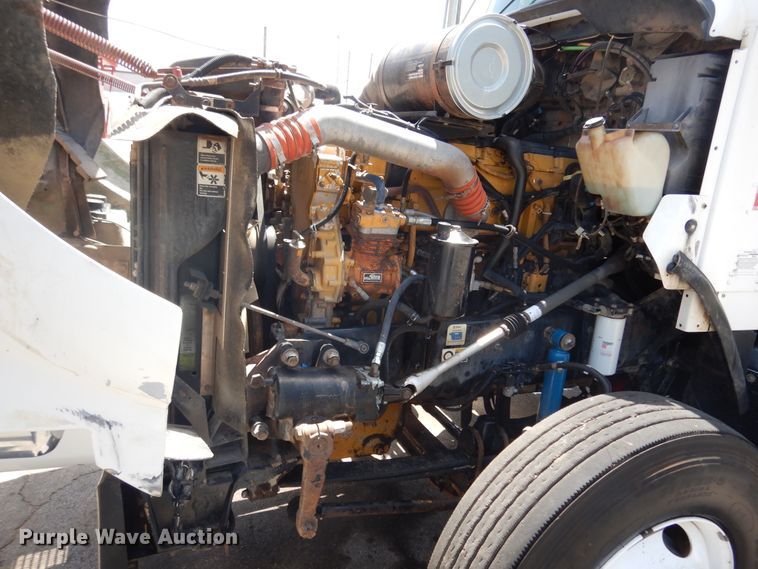 image for item FI9872 2005 Kenworth T800 semi truck