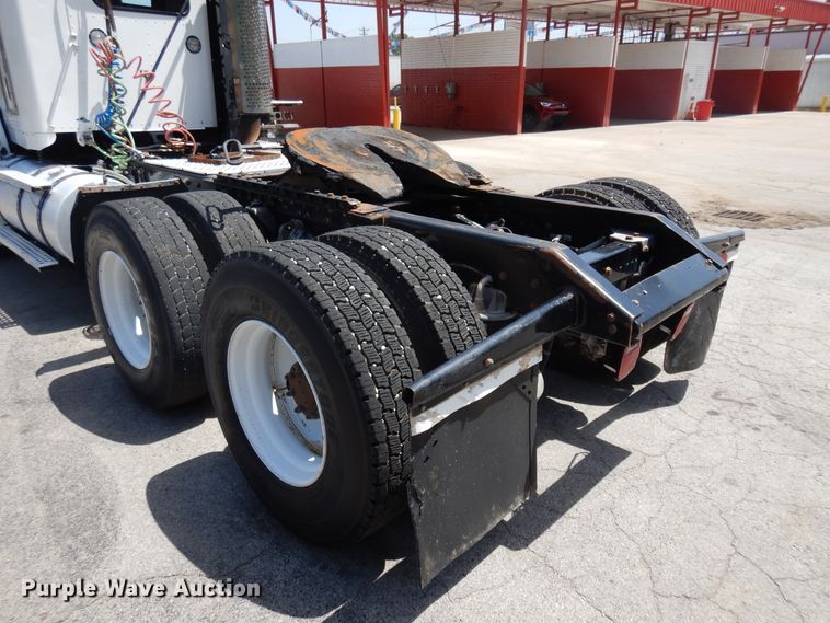 image for item FI9872 2005 Kenworth T800 semi truck