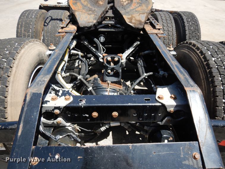 image for item FI9872 2005 Kenworth T800 semi truck