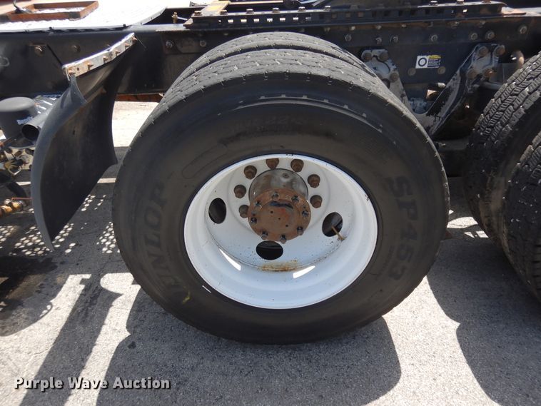 image for item FI9872 2005 Kenworth T800 semi truck