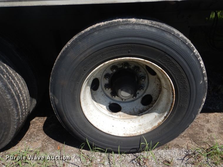 image for item FT9446 2007 Wabash National dry van trailer