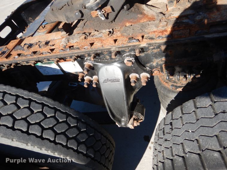 image for item FU9471 2005 Freightliner Columbia semi truck