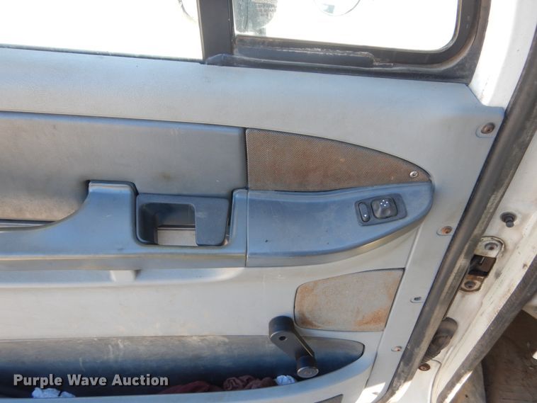 image for item FU9471 2005 Freightliner Columbia semi truck