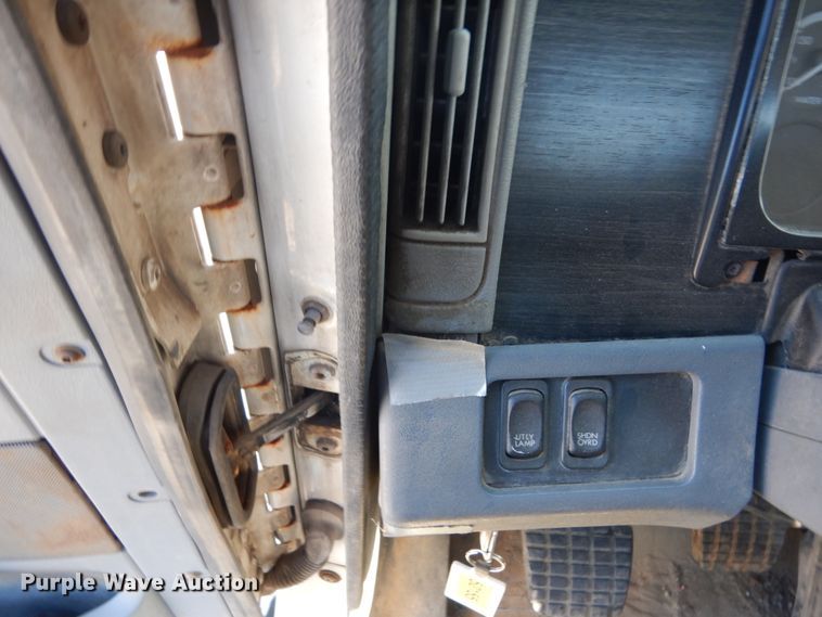 image for item FU9471 2005 Freightliner Columbia semi truck