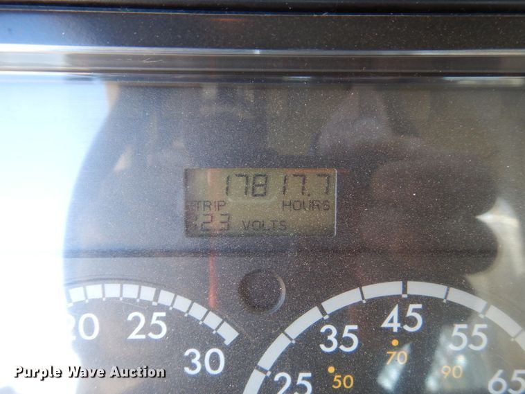 image for item FU9471 2005 Freightliner Columbia semi truck