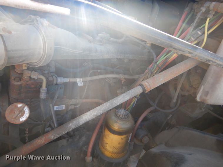 image for item FU9471 2005 Freightliner Columbia semi truck