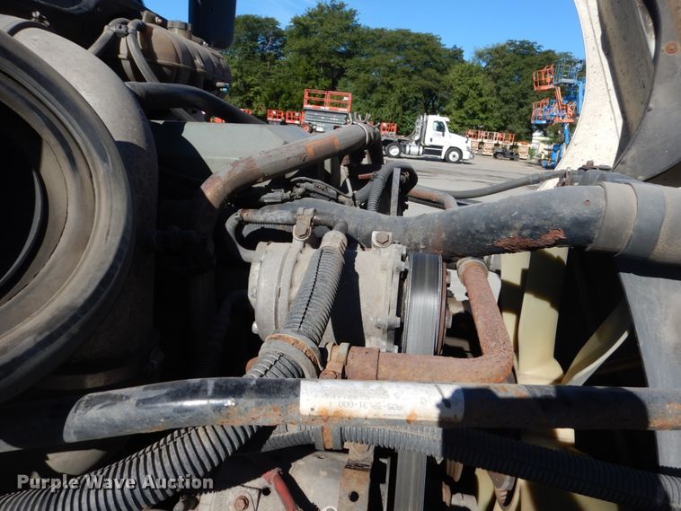 image for item FU9471 2005 Freightliner Columbia semi truck