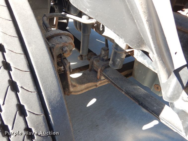 image for item FU9471 2005 Freightliner Columbia semi truck