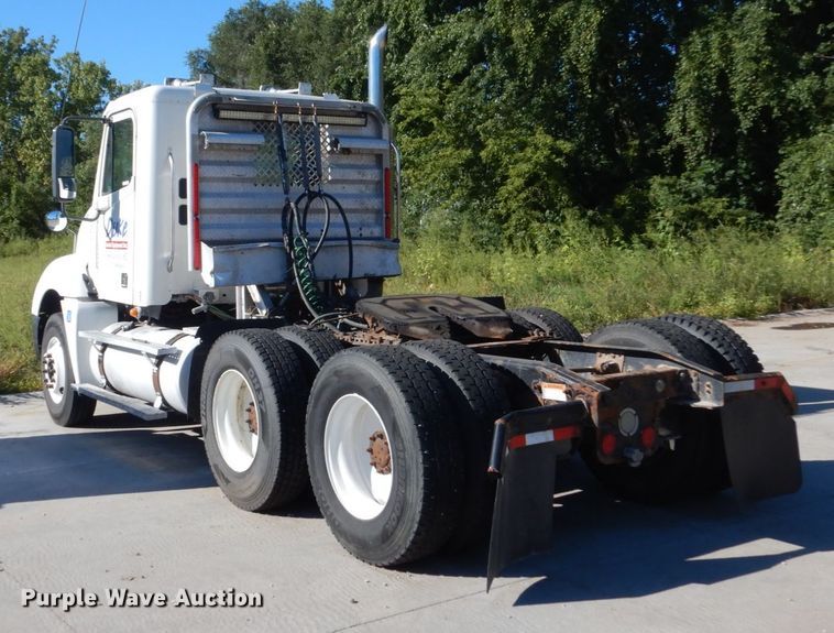 image for item FU9472 2007 Freightliner Columbia semi truck