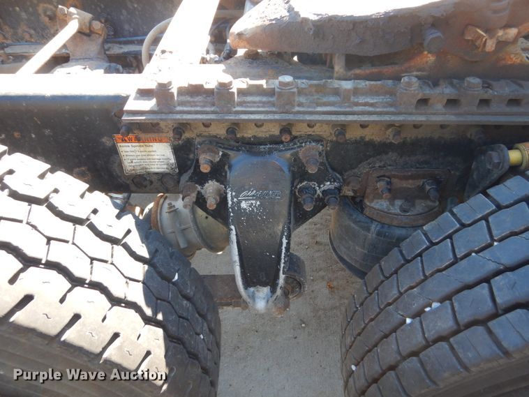 image for item FU9472 2007 Freightliner Columbia semi truck