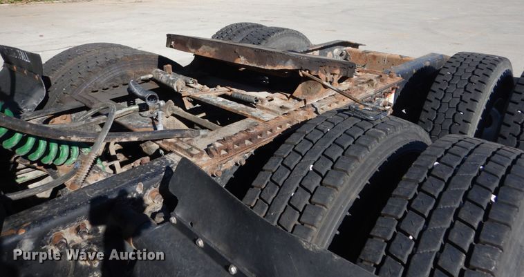 image for item FU9472 2007 Freightliner Columbia semi truck