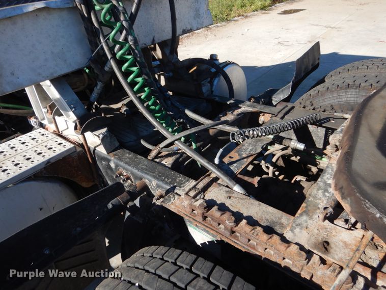 image for item FU9472 2007 Freightliner Columbia semi truck