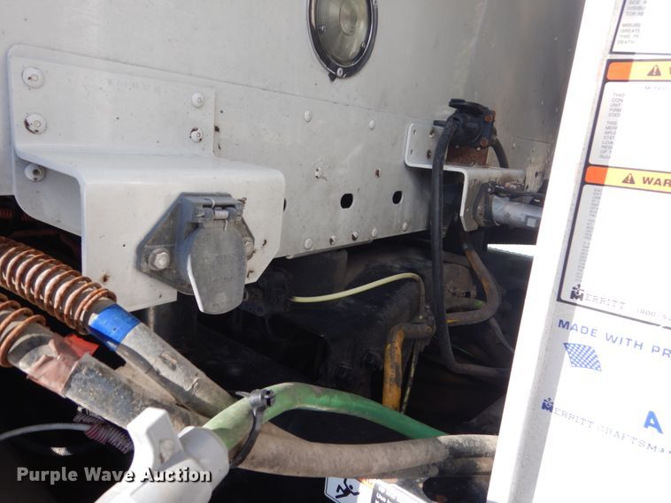 image for item FU9472 2007 Freightliner Columbia semi truck