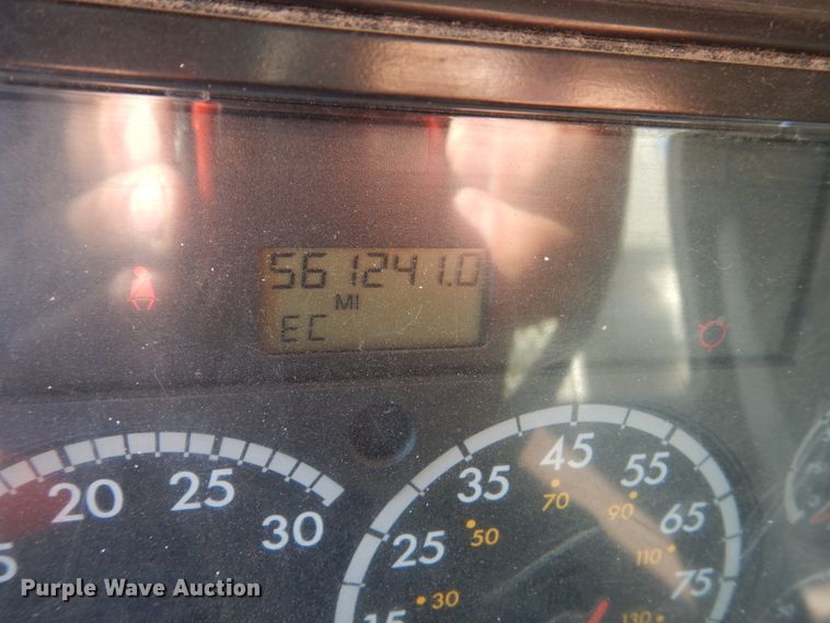 image for item FU9472 2007 Freightliner Columbia semi truck