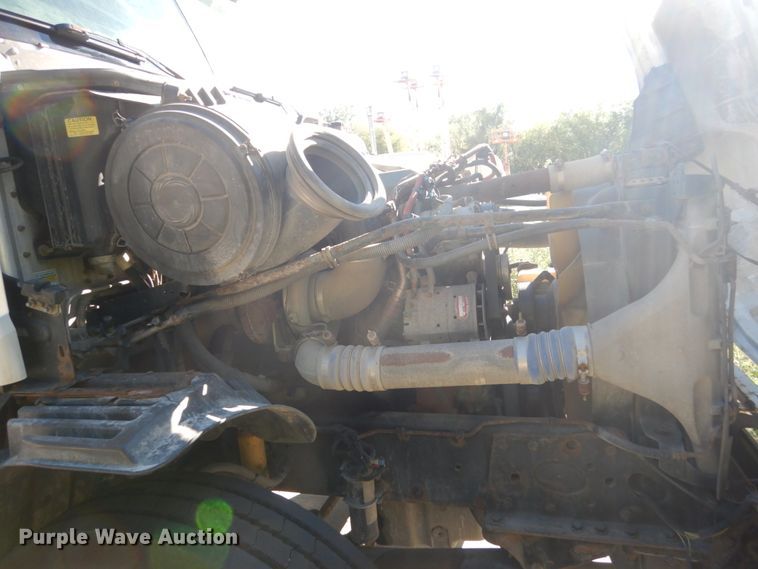 image for item FU9472 2007 Freightliner Columbia semi truck