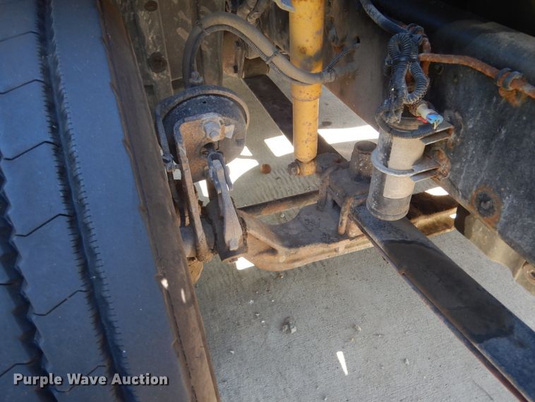 image for item FU9472 2007 Freightliner Columbia semi truck