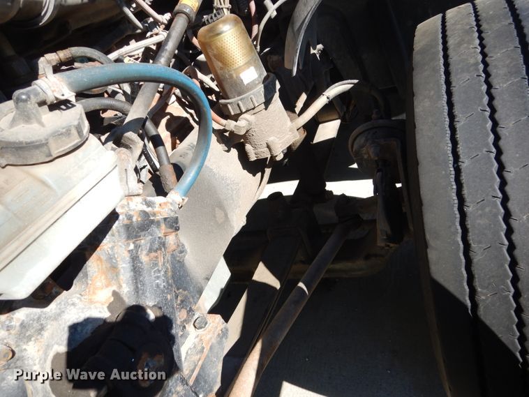 image for item FU9472 2007 Freightliner Columbia semi truck