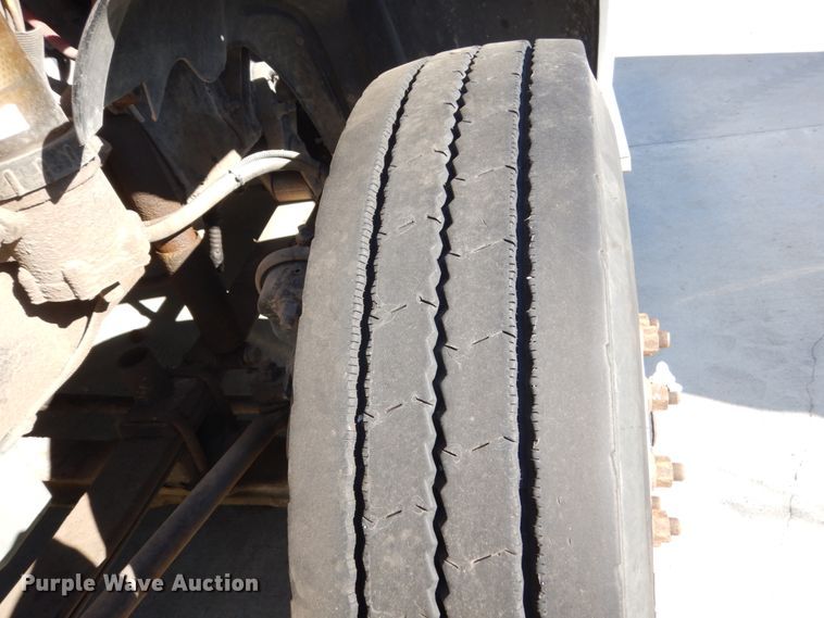 image for item FU9472 2007 Freightliner Columbia semi truck