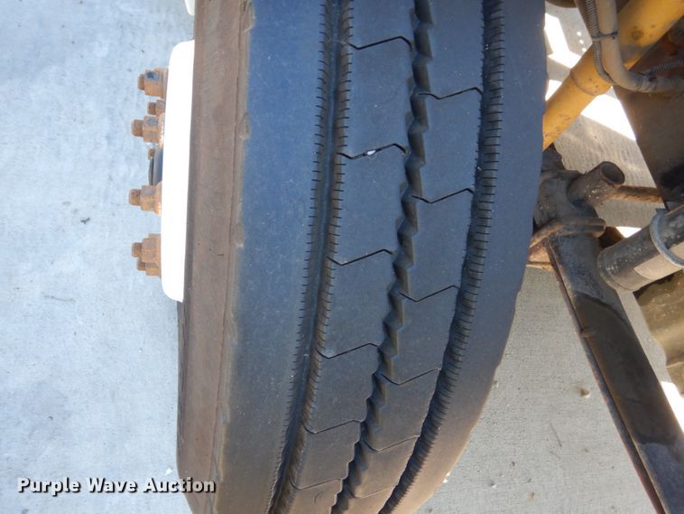 image for item FU9472 2007 Freightliner Columbia semi truck