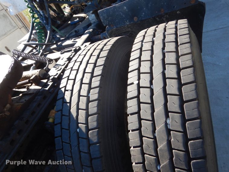 image for item FU9472 2007 Freightliner Columbia semi truck