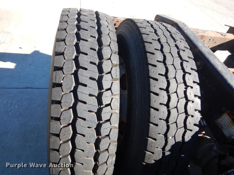 image for item FU9472 2007 Freightliner Columbia semi truck